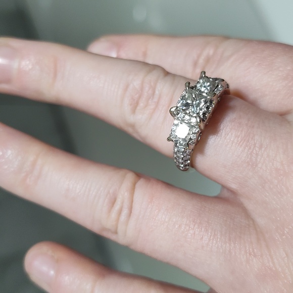 Diamond 14k White Gold Engagement Wedding Anniversary Ring - Picture 4 of 4